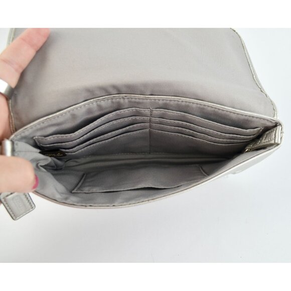 Coach Ashley Metallic Silver Leather Wristlet WITH HANGTAG - Picture 13 of 13